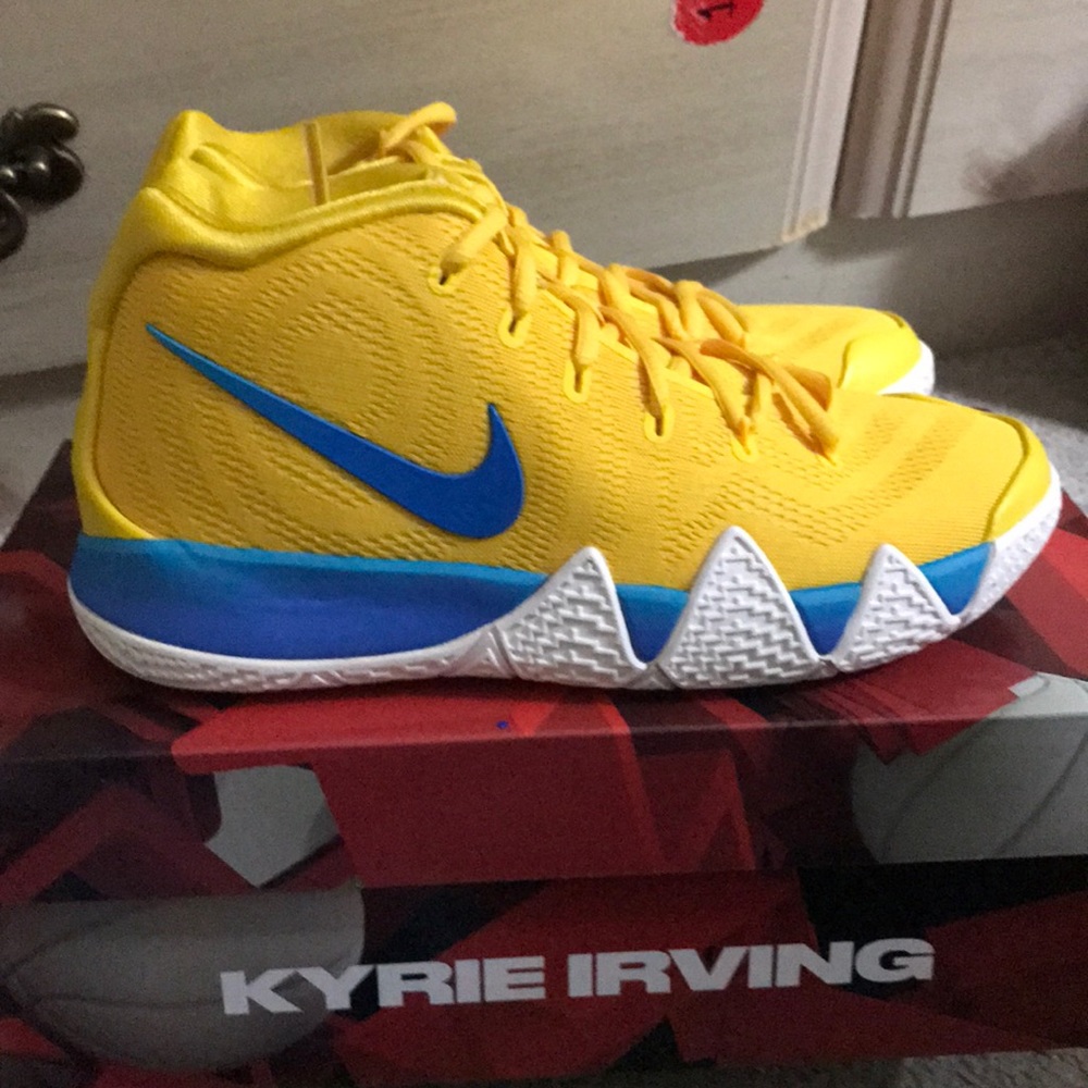 Nike Kyrie 4 Kix size 5.5 youth
